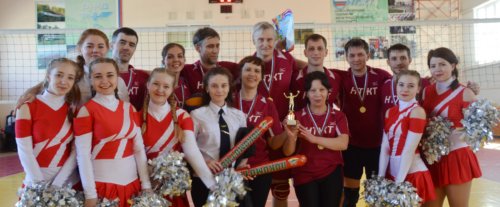 Команда преподавателей техникума по волейболу – трехкратные чемпионы г. Новосибирска